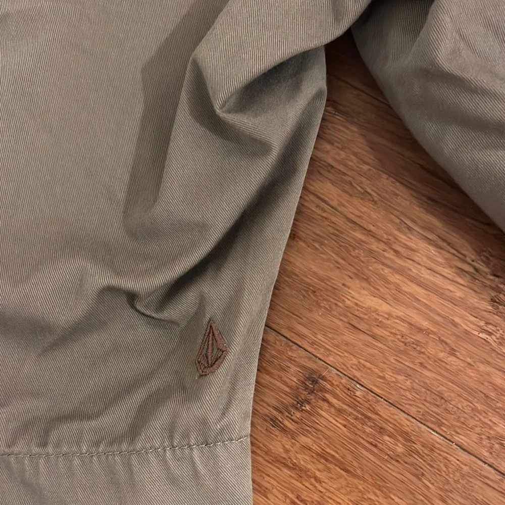 Volcom Tan Flat Front Shorts Casual Style - Picture 3 of 4